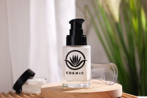 Flacon en verre pour crème de 30 ml avec pompe en plastique noir et couvercle transparent-εικόνα_σύνθεση