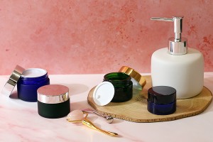 Kapak plastik me veshje alumini dhe guarnicion të brendshëm për kavanoza 20 ml-imazh_grup