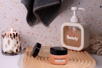 Plastic cap with aluminum coating and inner liner for 50 ml jars