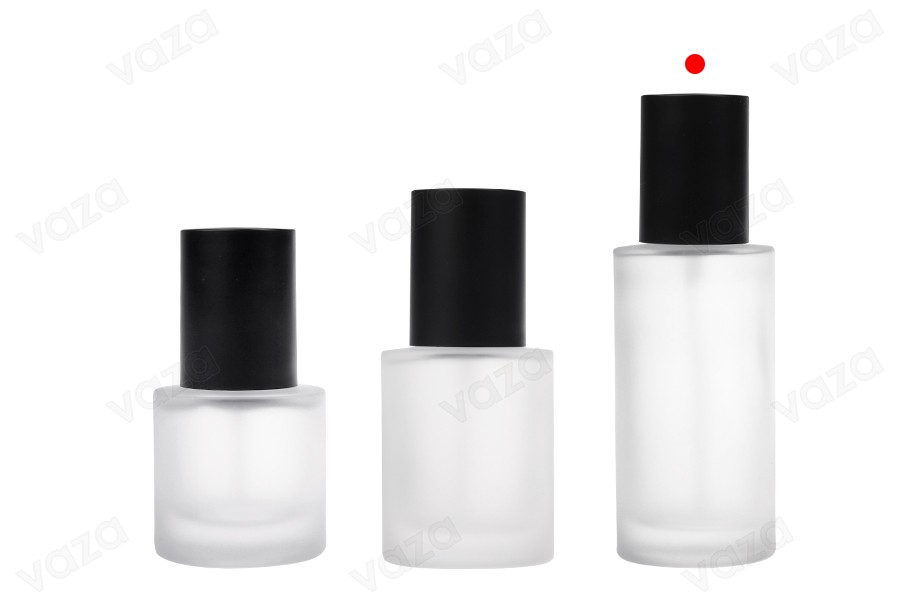 100-ml-Flasche aus sandgestrahltem Glas mit schwarzer Cremepumpe und mattschwarzem Verschluss-bildgruppe