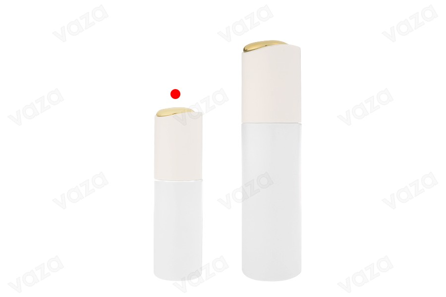 Μπουκάλι πολυτελείας 40 ml σε λευκό ματ χρώμα με αντλία κρέμας και χρυσή λεπτομέρεια στο καπάκι Μπουκάλι πολυτελείας 40 ml σε λευκό ματ χρώμα με αντλία κρέμας και χρυσή λεπτομέρεια στο καπάκι-εικόνα_σύνθεση