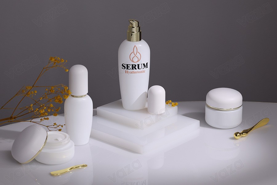 Pot de 30 ml blanc mat avec couvercle à rayures dorées (avec joint interne) et joint en plastique-photo_groupe