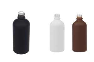 100-ml-Glasflasche für ätherische Öle mit PP18-Ausgießer in verschiedenen Gummifarben-produktbild