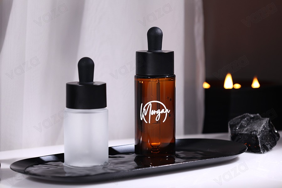 Flacon en verre de 30 ml avec compte-gouttes et égouttoir noir MAT-photo_groupe