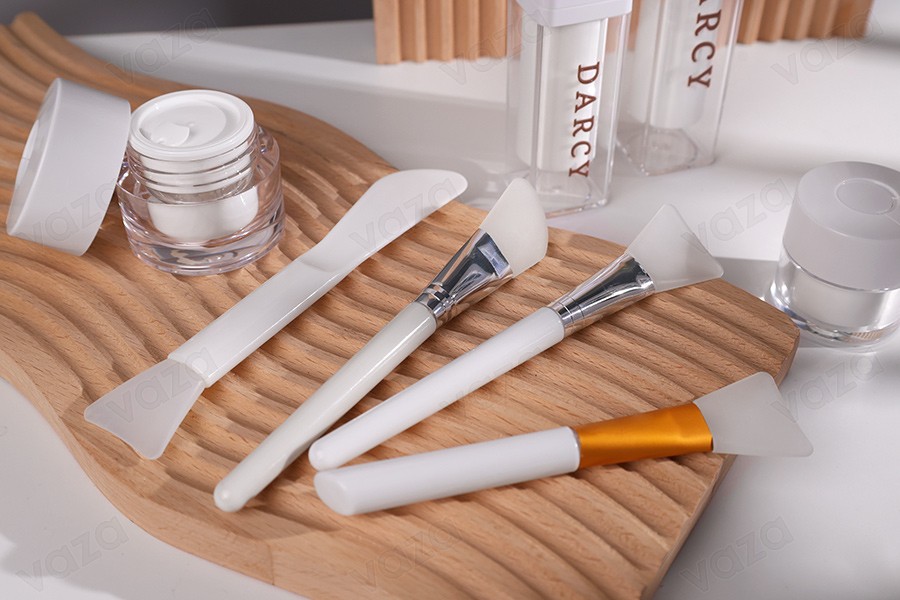 Silikonspatel - Pinsel 137 mm mit Kunststoffgriff für Creme mit Gold- oder Silberdetail - 50 Stück-bildgruppe