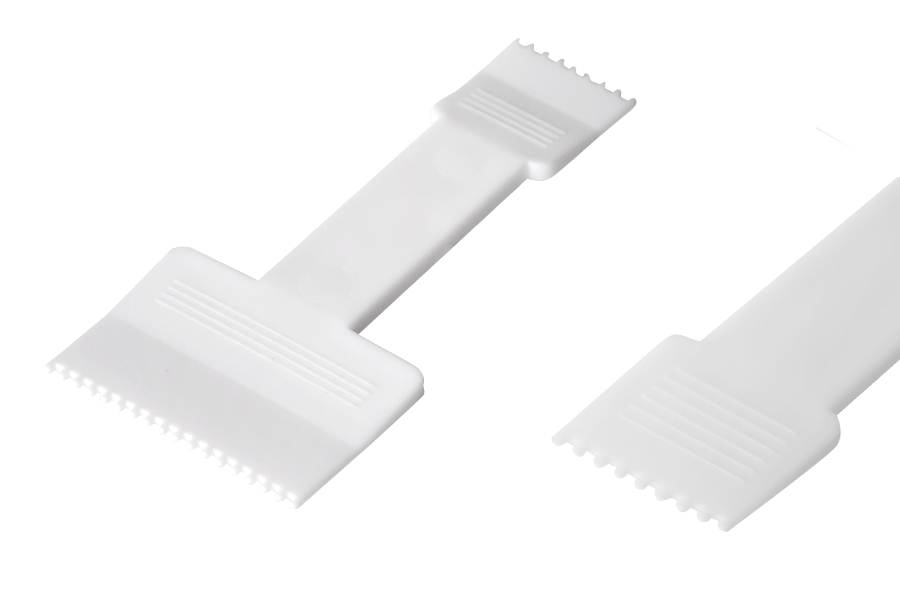 Plastic white spatula for cream 71 mm - 24 pieces Plastic white spatula for cream 71 mm - 24 pieces