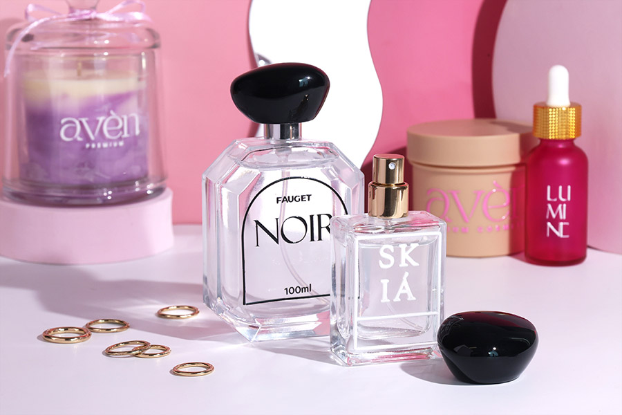 Sprej me kapak luksoz të zi për shishe parfumi me mbyllje sigurie 15 mm me krehje. Sprej me kapak luksoz të zi për shishe parfumi me mbyllje sigurie 15 mm me krehje.-imazh_grup