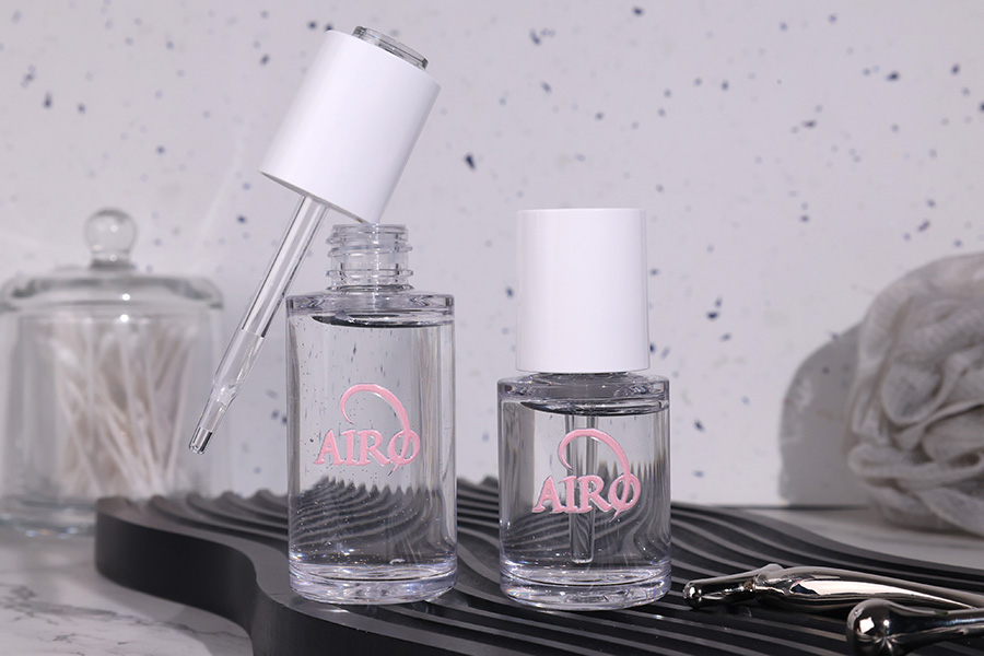 Flacon en plastique (PETG) de 20 ml avec compte-gouttes blanc à bouton (transparent) et égouttoir-photo_groupe