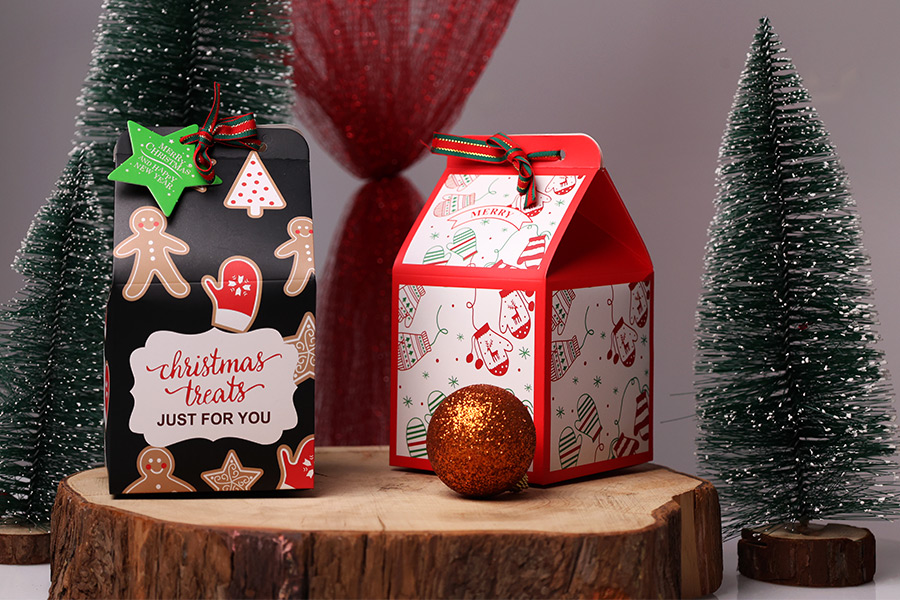 Christmas paper box 90x90x155mm with ribbon and greeting card/tag - 10 pcs Christmas paper box 90x90x155mm with ribbon and greeting card/tag - 10 pcs-bildgruppe