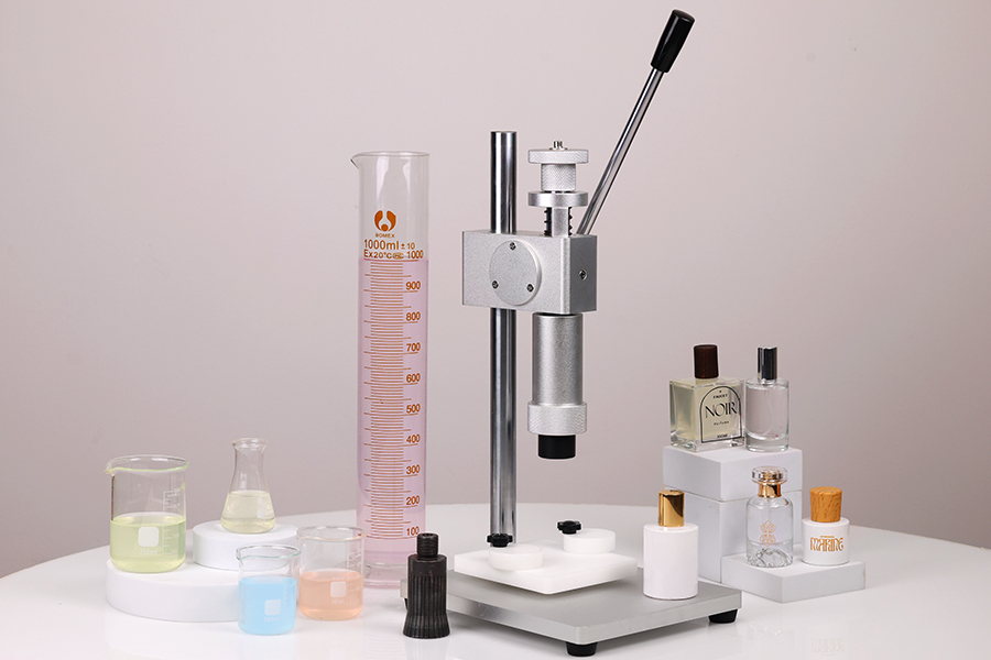 Mjet për vendosjen e unazave sprej në shishet e parfumit me mbyllje shtrënguese-imazh_grup