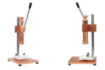 Strumento di chiusura manuale per flaconi di profumo con chiusura a crimpare da 15 mm (richiede l'uso degli attrezzi 1068-1-1 e 1068-1-0).-immagine_prodotto