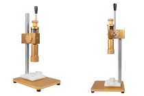 Outil de fermeture à main pour les flacons de parfum avec fermeture à sertir 15 mm (nécessite l'utilisation des outils 1068-1-1 et 1068-1-0) Outil de fermeture à main pour les flacons de parfum avec fermeture à sertir 15 mm (nécessite l'utilisation des outils 1068-1-1 et 1068-1-0)