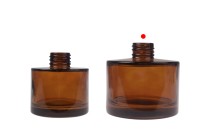 Flacone cilindrico in vetro da 200 ml di colore ambra o oliva adatto per profumare gli ambienti