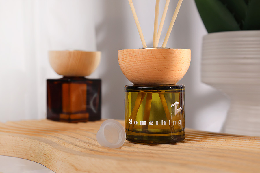 Shishe qelqi cilindrike 50 ml me ngjyrë karamel ose ulliri e përshtatshme për aromatizues ambienti Shishe qelqi cilindrike 50 ml me ngjyrë karamel ose ulliri e përshtatshme për aromatizues ambienti -imazh_grup
