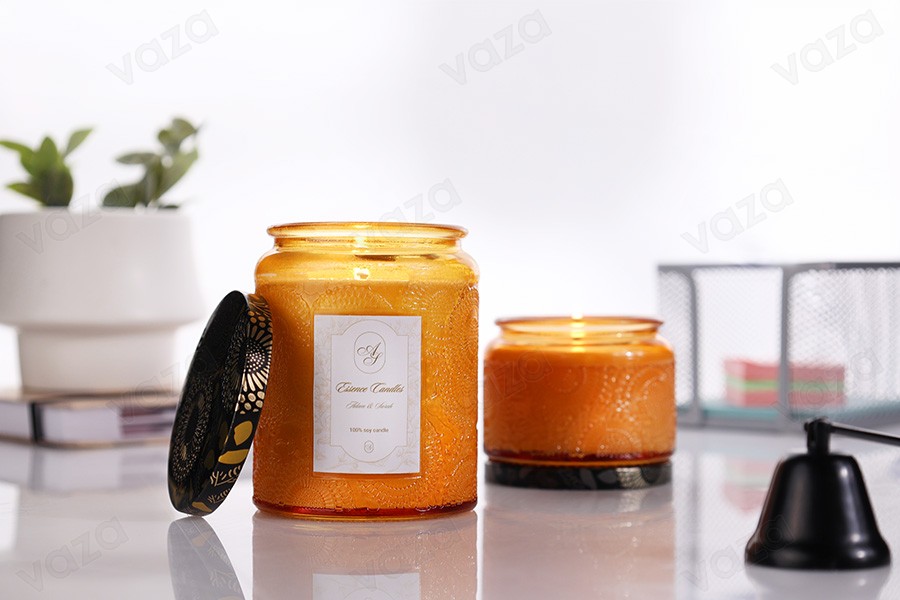 Pot en verre gaufré cylindrique de 120 ml avec couvercle en aluminium de différentes couleurs-photo_groupe