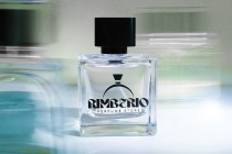 Μπουκάλι αρωμάτων 100 ml σε σχήμα κύβου με κλείσιμο ασφαλείας crimp 15 mm Μπουκάλι αρωμάτων 100 ml σε σχήμα κύβου με κλείσιμο ασφαλείας crimp 15 mm-εικόνα_σύνθεση
