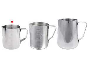 Edelstahlgefäß (inox) 350ml mit Graduierung und Henkel-εικόνα_σύνθεση