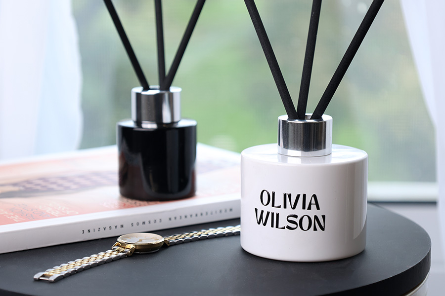 Cylindrical glass bottle 50 ml PP 28 in black or white color for reed diffuser Cylindrical glass bottle 50 ml PP 28 in black or white color for reed diffuser-imazh_grup