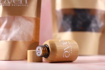 Καπάκι πλαστικό με επικάλυψη bamboo και εσωτερικό σταγονομετρητή για μπουκάλια με λαιμό PP18-εικόνα_σύνθεση