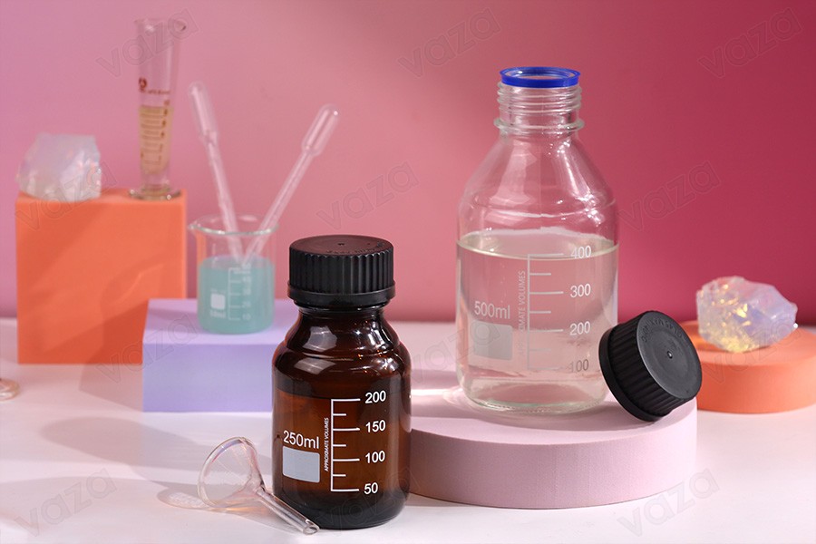 Flacon en verre gradué de 500 ml avec bouchon en plastique noir-εικόνα_σύνθεση