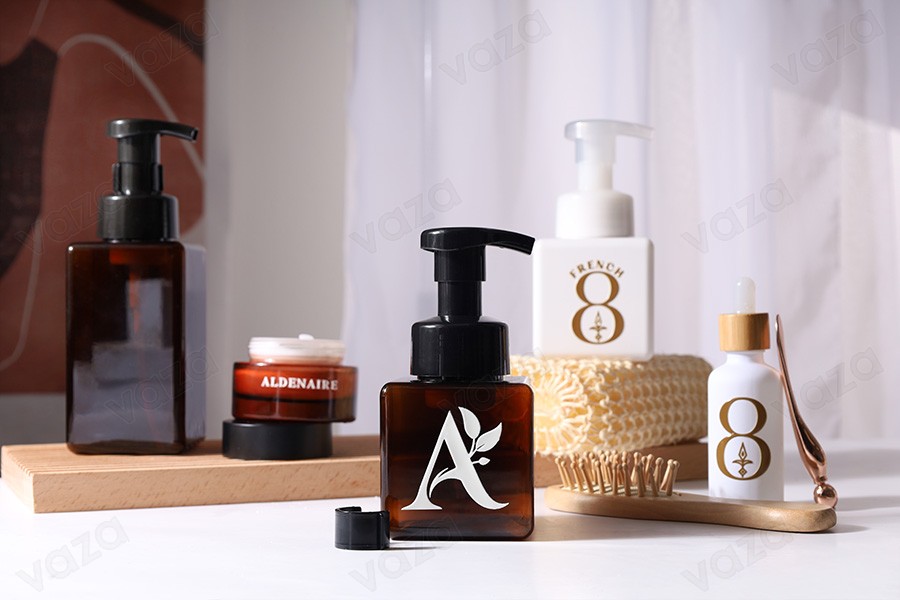 Πλαστικό (PETG) μπουκάλι 650 ml με αντλία για αφρό (foam) (PP42) Πλαστικό (PETG) μπουκάλι 650 ml με αντλία για αφρό (foam) (PP42)-εικόνα_σύνθεση