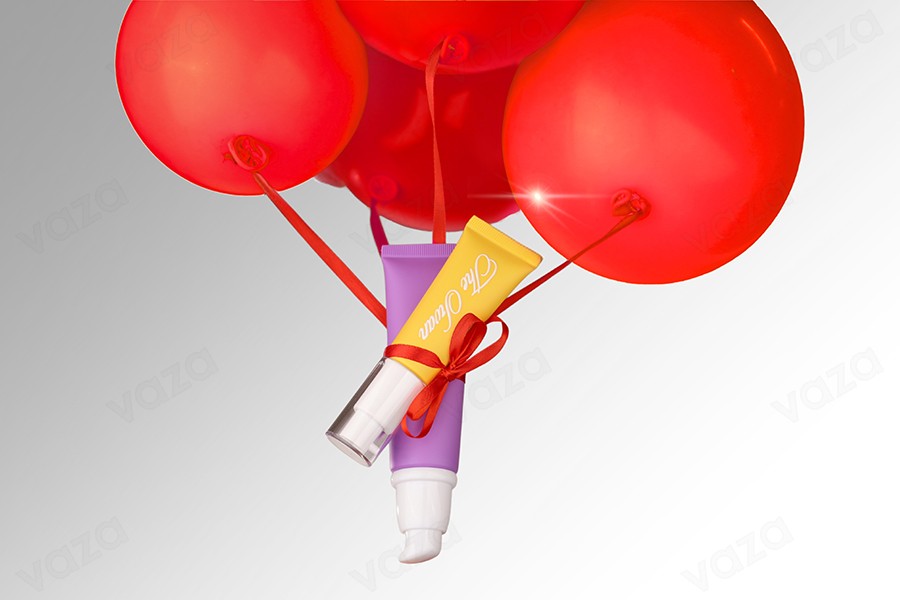 Tubetto di plastica da 50 ml in vari colori con pompa bianca e tappo trasparente Tubetto di plastica da 50 ml in vari colori con pompa bianca e tappo trasparente-gruppo_immagini