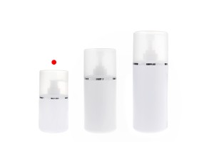 Flacon en plastique (HDPE) blanc de 300 ml avec pompe à crème et bouchon transparent orné d'une bande argentée -εικόνα_σύνθεση