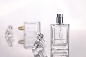 Flacon en verre de parfum transparent de 30 ml avec pompe vaporisateur et bouchon-εικόνα_σύνθεση