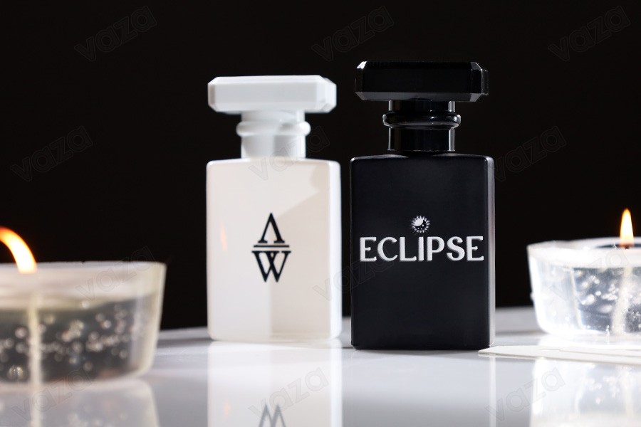 Schwarze 30-ml-Parfümglasflasche mit Sprühpumpe und Verschluss-bildgruppe