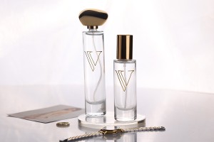 Flacon de parfum de 30 ml transparent avec vaporisateur et bouchon en aluminium-εικόνα_σύνθεση