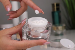 Pot acrylique de luxe 30 ml avec couvercle et joint en plastique-photo_groupe