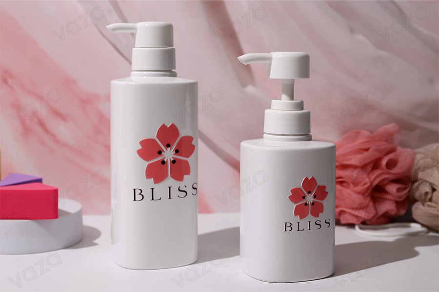 Flacone in PET da 500 ml di colore bianco con pompa (PP32)-gruppo_immagini