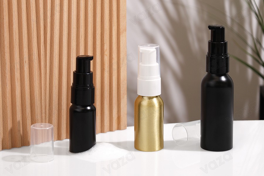 Aluminiumflasche 50 ml PP24 in Gold und Schwarz-εικόνα_σύνθεση