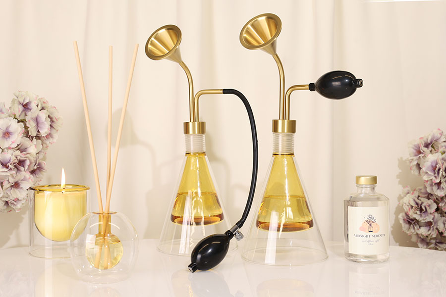 Macchina per campionamento di fragranze con atomizzatore a bulbo corto di colore nero-gruppo_immagini