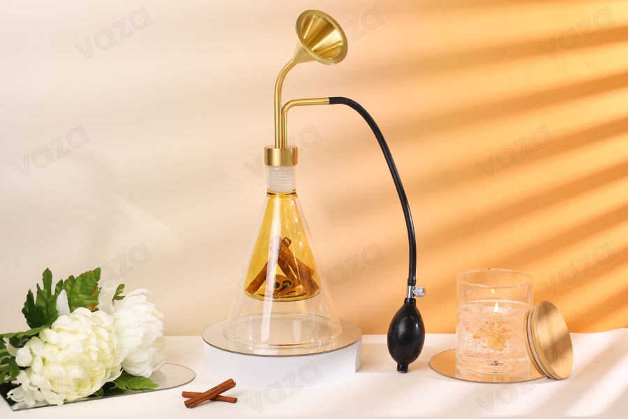Fragrance sampling machine with long bulb atomizer in black-image_group