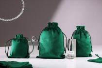 Samtbeutel mit den Maßen 100 x 120 mm in grüner Farbe – 50 Stück Samtbeutel mit den Maßen 100 x 120 mm in grüner Farbe – 50 Stück-bildgruppe