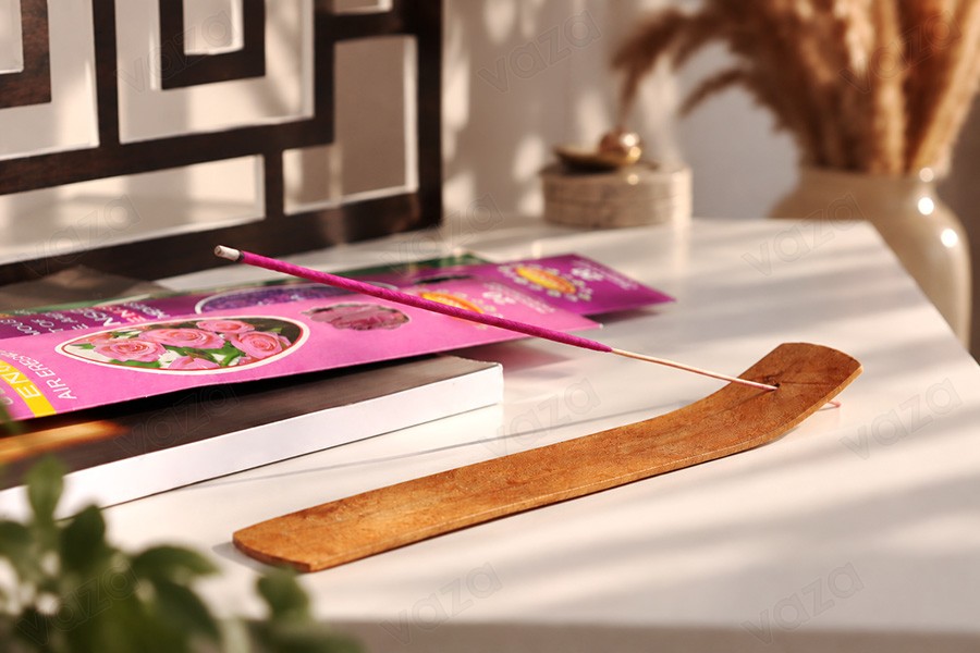 Set di bastoncini di bambù in 4 aromi naturali di piante o frutti e base in legno-gruppo_immagini