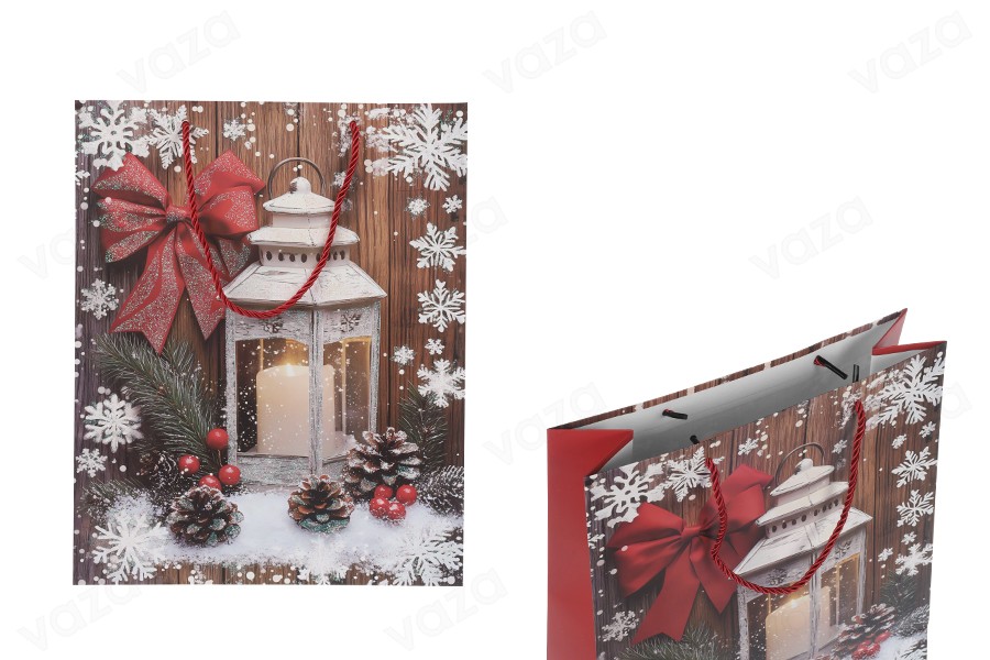 Sac cadeau en papier 260x100x320 mm (210 g) avec un motif de lanterne de Noël et une ficelle rouge pour poignée - 12 pièces. Sac cadeau en papier 260x100x320 mm (210 g) avec un motif de lanterne de Noël et une ficelle rouge pour poignée - 12 pièces.-photo_produit