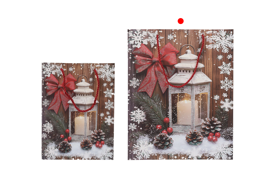 Geschenktüte aus Papier, 260 x 100 x 320 mm (210 g), im Design einer Weihnachtslaterne mit roter Schnur als Griff - 12 Stück. Geschenktüte aus Papier, 260 x 100 x 320 mm (210 g), im Design einer Weihnachtslaterne mit roter Schnur als Griff - 12 Stück.-photo_groupe