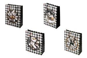 Weihnachtliche Geschenktüten aus Papier, weiß-schwarz, 260 x 100 x 320 mm, mit Weihnachtsmotiven und schwarzer Kordel – 12 Stück, verschiedene Designs-produktbild
