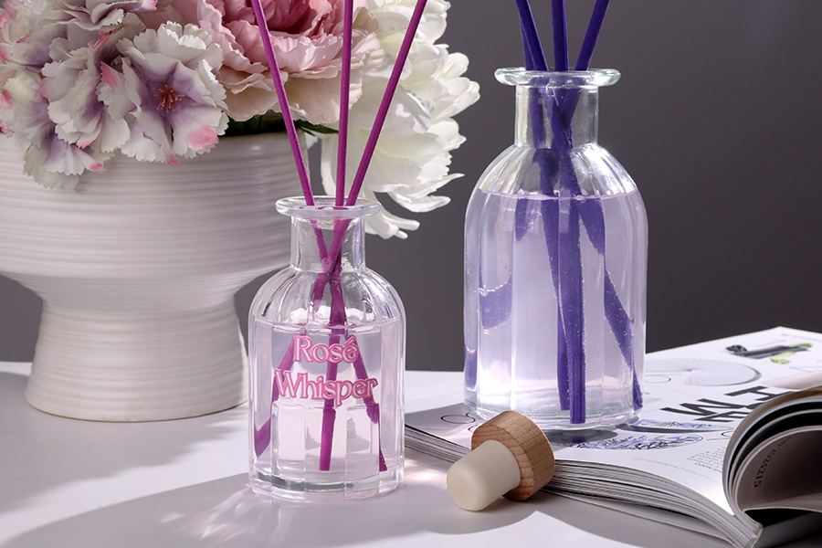 Γυάλινο διακοσμητικό μπουκάλι 120 ml κατάλληλο για αρωματικό χώρου-εικόνα_σύνθεση
