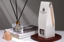 Boîte en carton blanc 72x72x260 mm pour flacons de parfum d'ambiance avec porte-bâtonnets - 20 pièces Boîte en carton blanc 72x72x260 mm pour flacons de parfum d'ambiance avec porte-bâtonnets - 20 pièces-photo_groupe