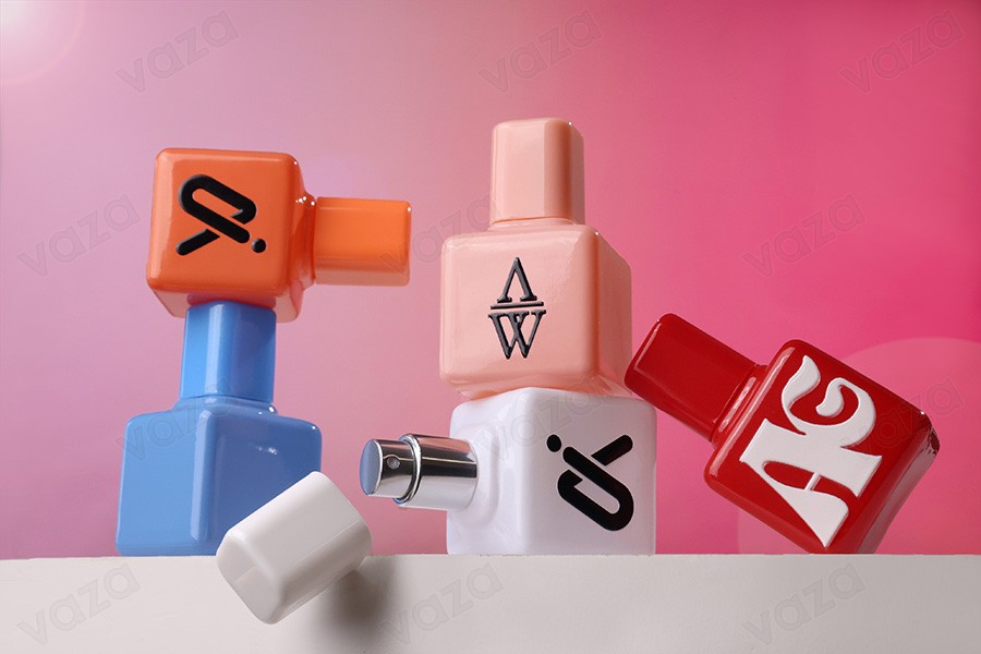 Shishe qelqi për parfume 30 ml, në ngjyra të ndryshme, me sprej dhe kapak.-imazh_grup