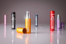 Glass bottle with 5 ml perfume spray in an aluminum case in various colors Glass bottle with 5 ml perfume spray in an aluminum case in various colors-image_group