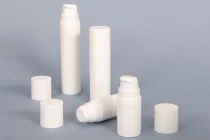 Bottiglietta in plastica airless per creme da 5 ml di colore bianco