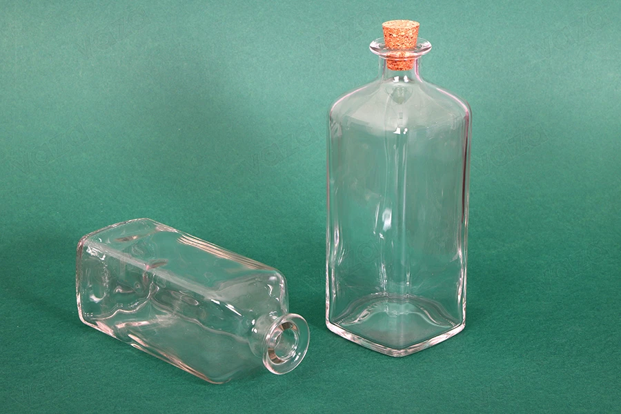 Μπουκάλι γυάλινο 500 ml για ποτά ή λάδι-εικόνα_σύνθεση
