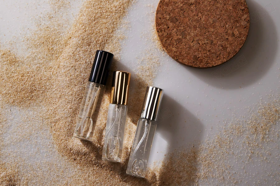 Bottigliette da 10 ml con spray per profumi, in vetro con tappo in alluminio. Bottigliette da 10 ml con spray per profumi, in vetro con tappo in alluminio.-gruppo_immagini