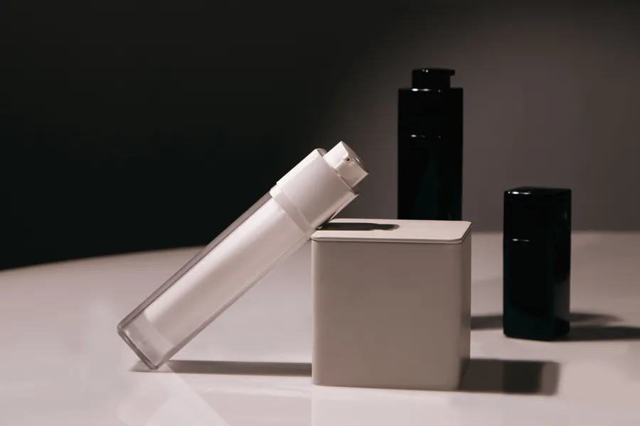 50ml acrylic airless bottle with white pump 50ml acrylic airless bottle with white pump