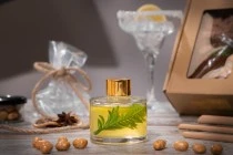 Bottiglia di vetro cilindrica da 100 ml, adatta per profumatori d'ambiente. Bottiglia di vetro cilindrica da 100 ml, adatta per profumatori d'ambiente.