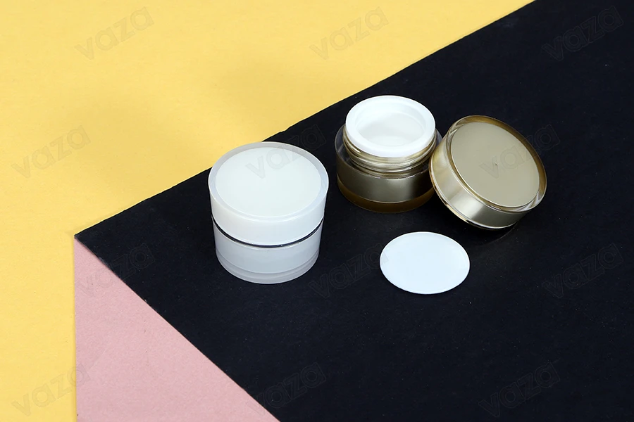5ml luxury round acrylic cream jar with inner seal in cap and a plastic cover on the jar – available in a package with 10 pcs-image_group